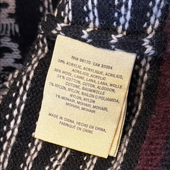 Z Angel Of The North Women’s Small Cozy Black and Gray Cardigan Sweater - Picture 6 of 6